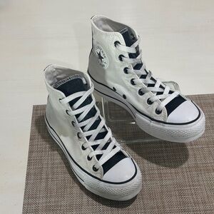 Converse All Star hi-top platform sneakers. Women’s size 7. Excellent condition